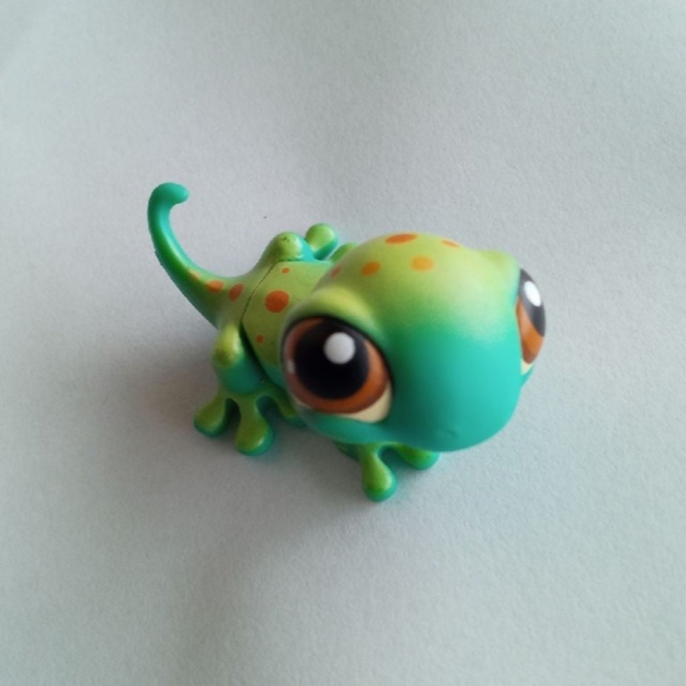 Little pet shop lizard